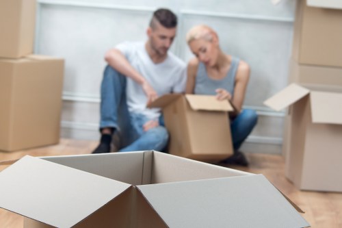 Commercial and residential moving van service in Stoke Newington