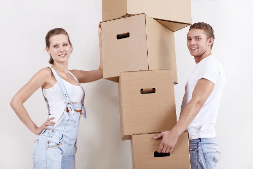 Packing and loading support for a flat move in Stoke Newington